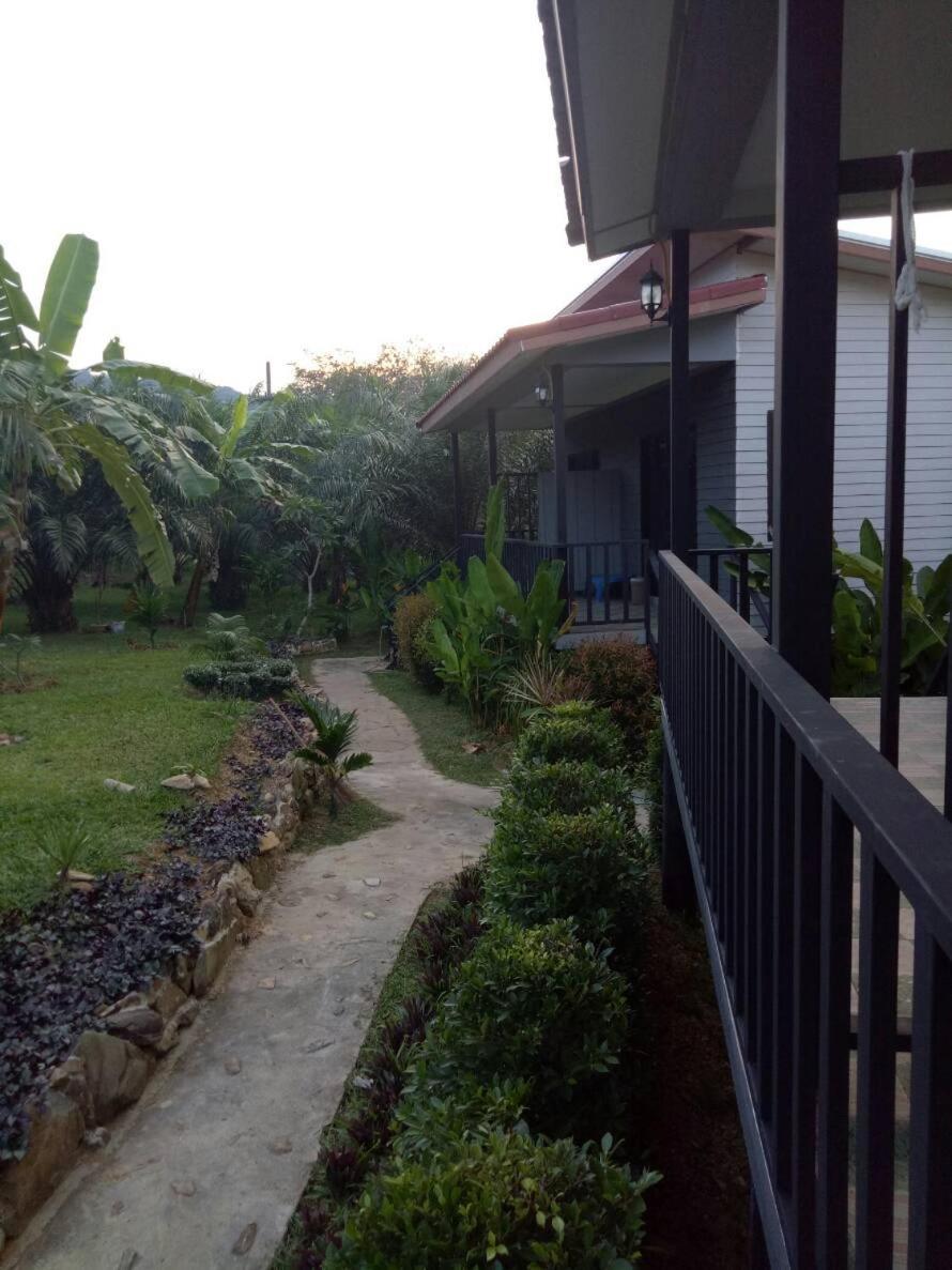 Baan Reenaa Lanta Koh Lanta Bagian luar foto